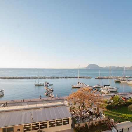 Sea Front Luxury Apartment Patras Ngoại thất bức ảnh