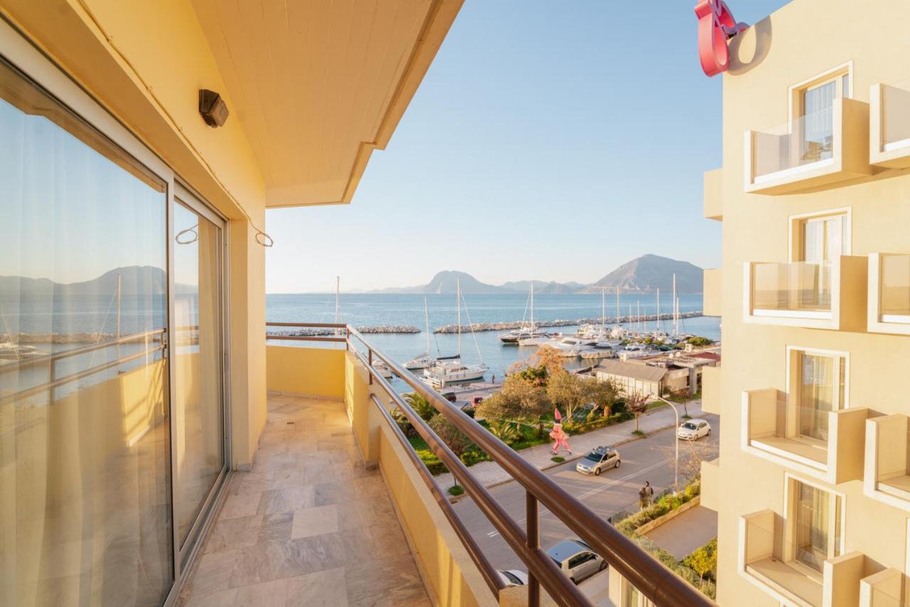 Sea Front Luxury Apartment Patras Ngoại thất bức ảnh